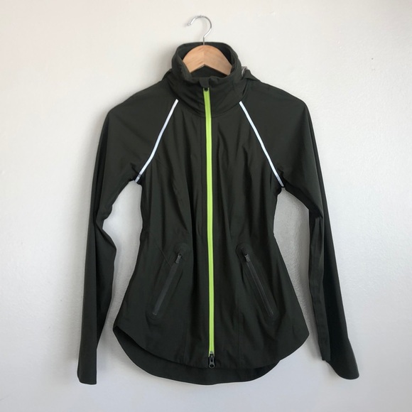 Athleta Rain Runner Jacket in Forest Green - Picture 2 of 5